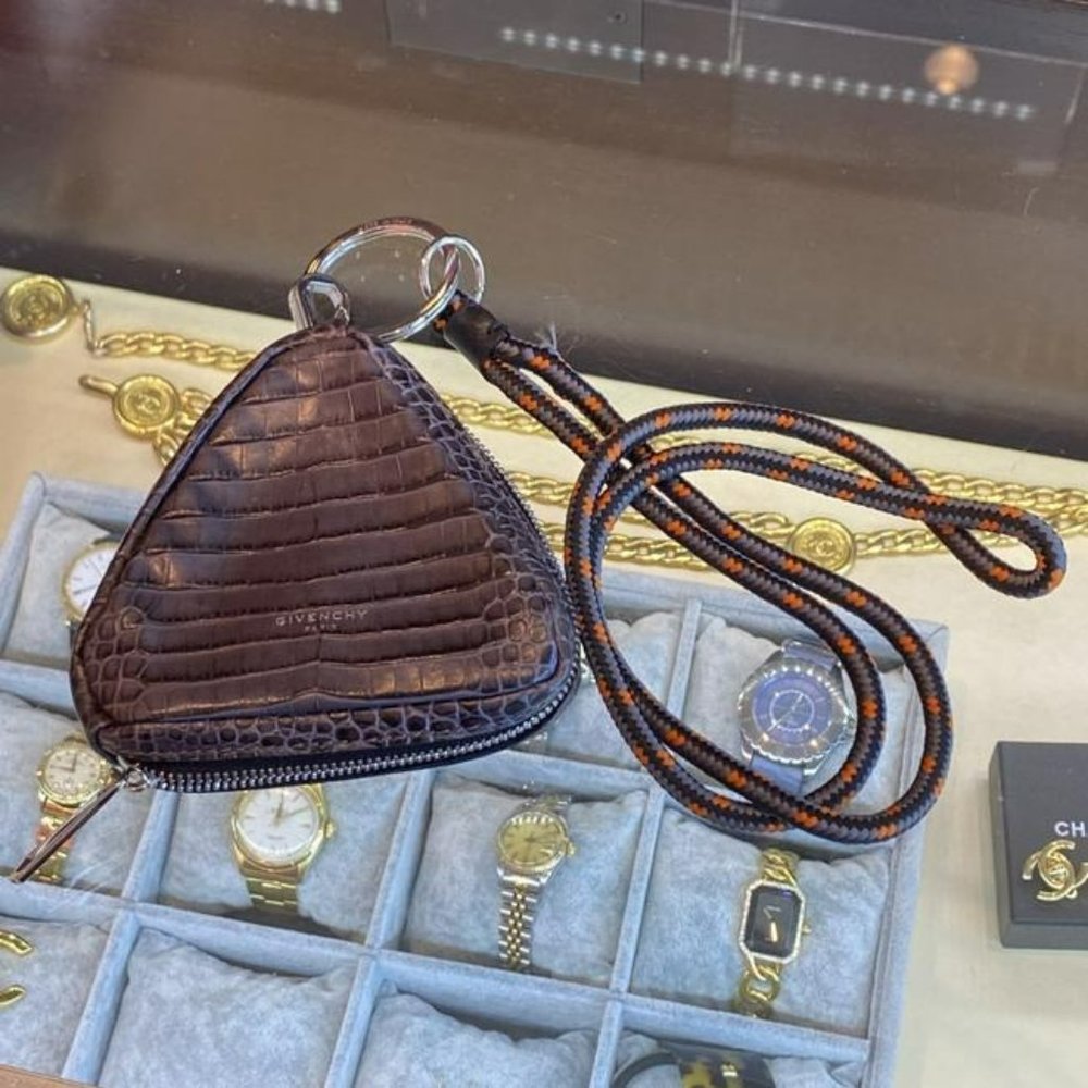 Givenchy Embossed Crocodile Ss2020 Triangle Colla… - image 3